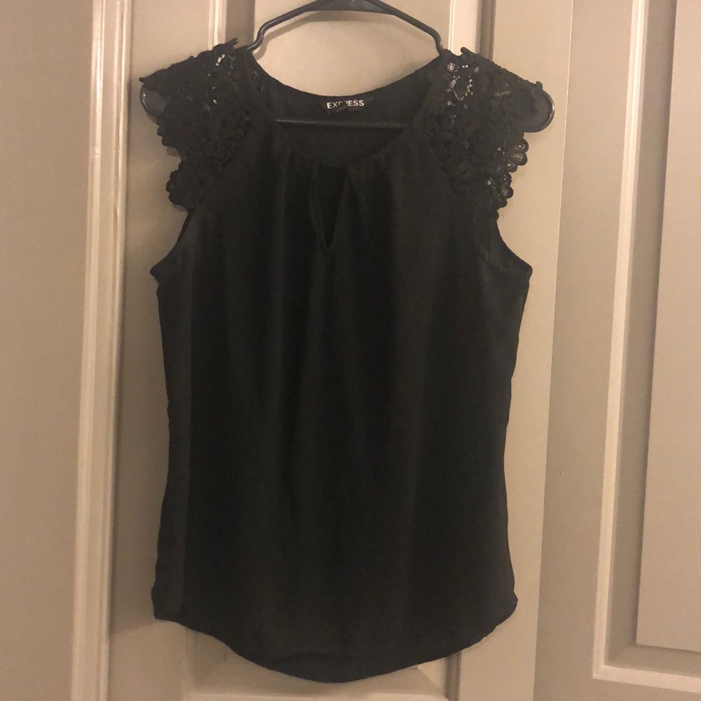 Black express shirt with lace sleeves 🖤